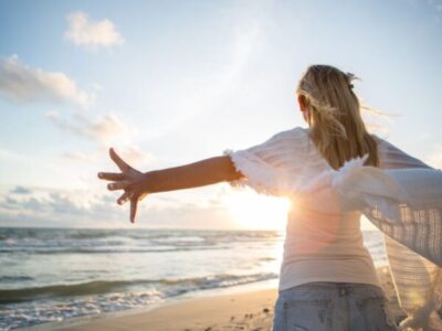 エネルギーが光り輝く女性